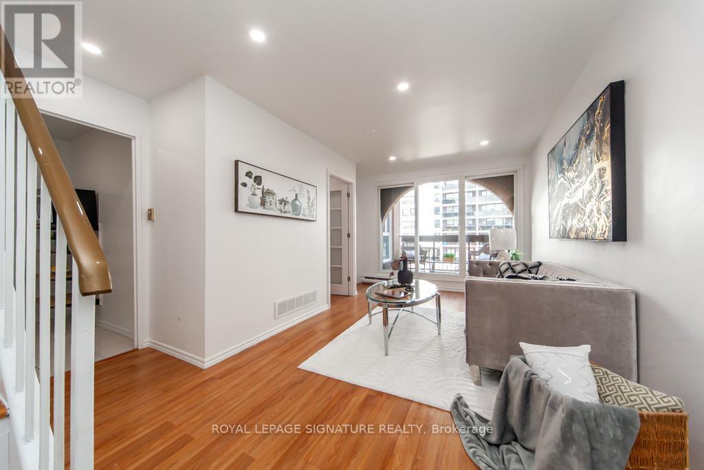 2073 - 100 Mornelle Court, Toronto (morningside), Ontario