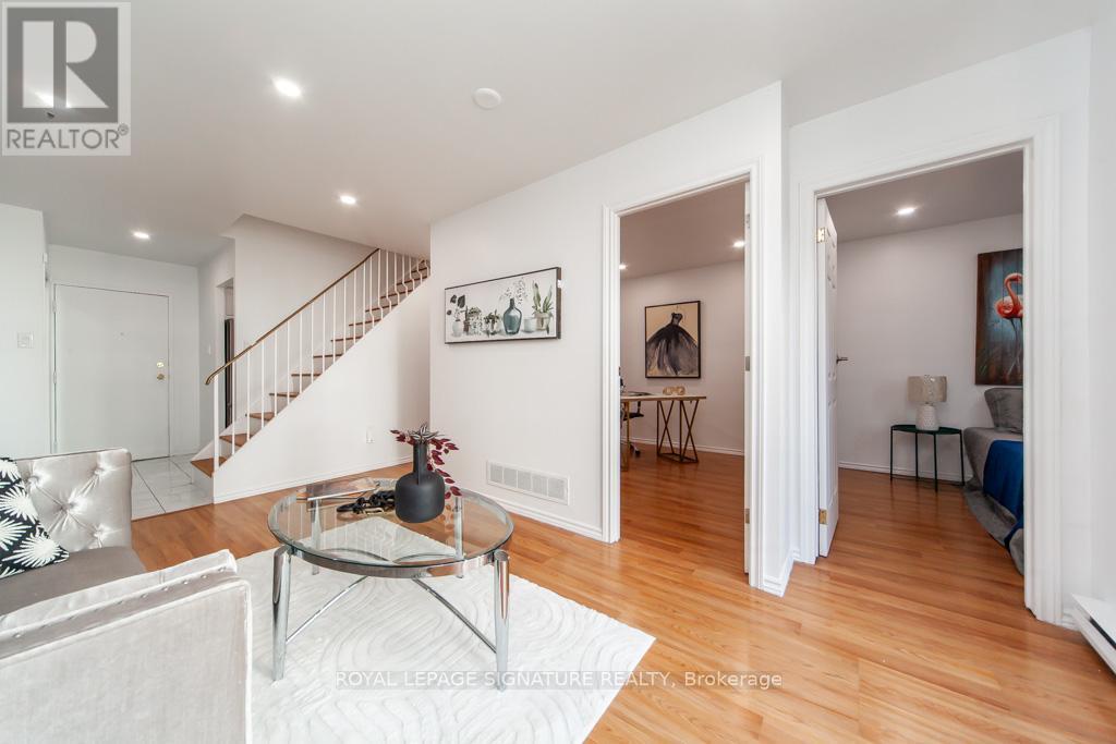 2073 - 100 Mornelle Court, Toronto (morningside), Ontario