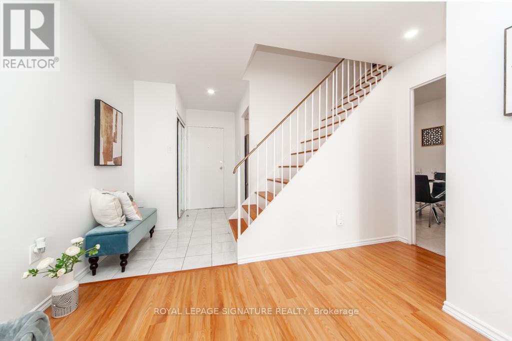 2073 - 100 Mornelle Court, Toronto (morningside), Ontario