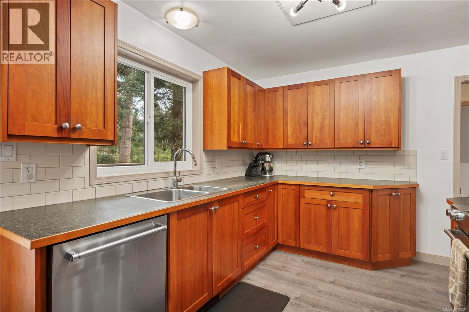 3844 Sutil Rd, Campbell River, British Columbia