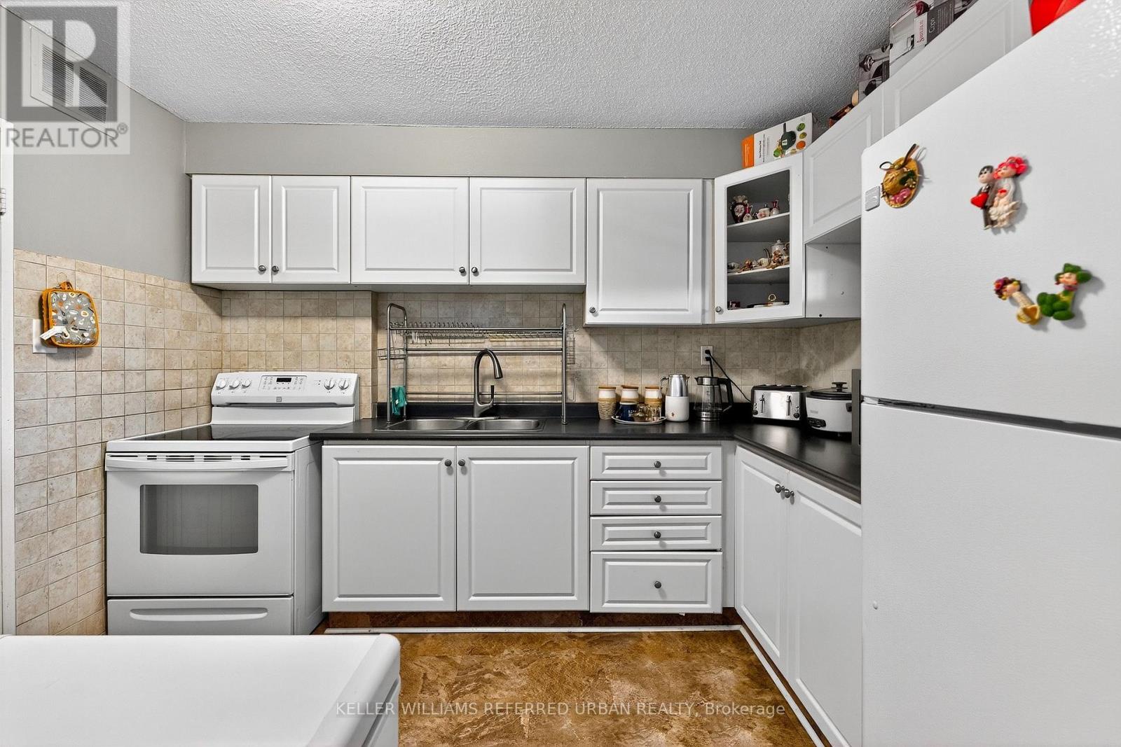 401 - 1881 Jane Street, Toronto (rustic), Ontario