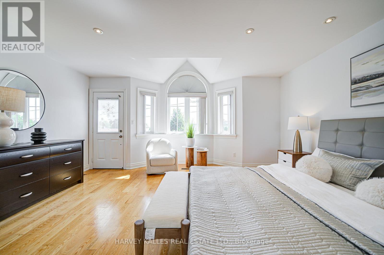 1006 Briar Hill Avenue, Toronto (briar Hill-belgravia), Ontario