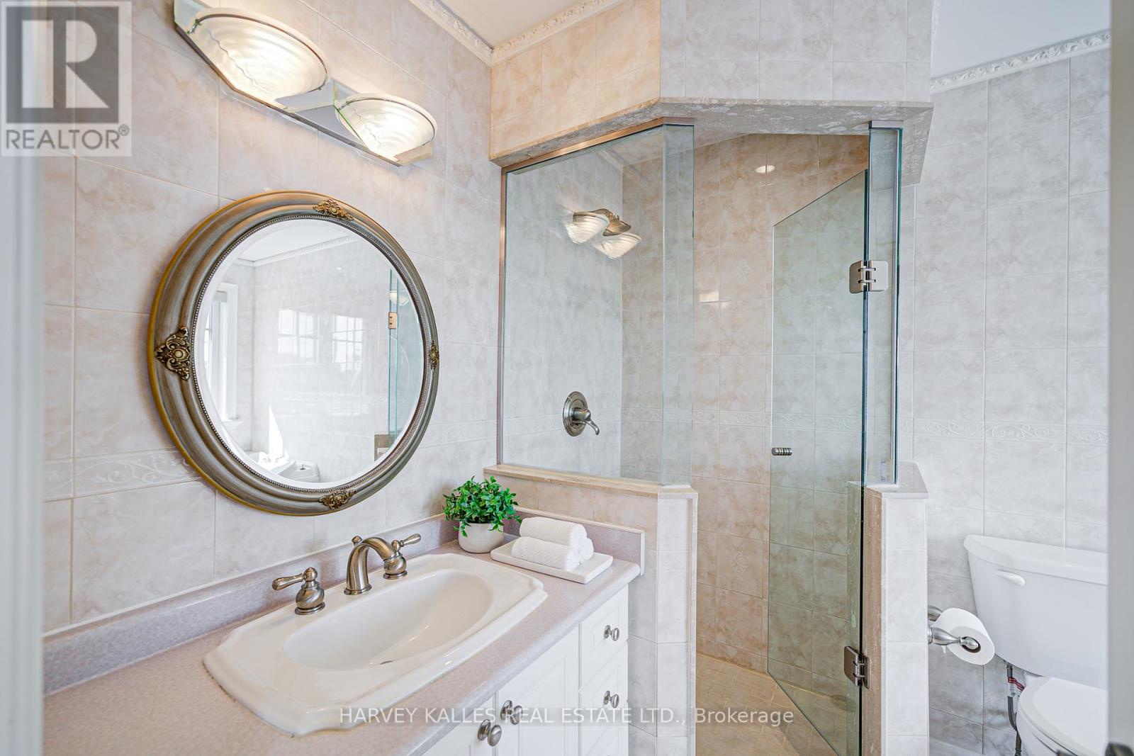 1006 Briar Hill Avenue, Toronto (briar Hill-belgravia), Ontario