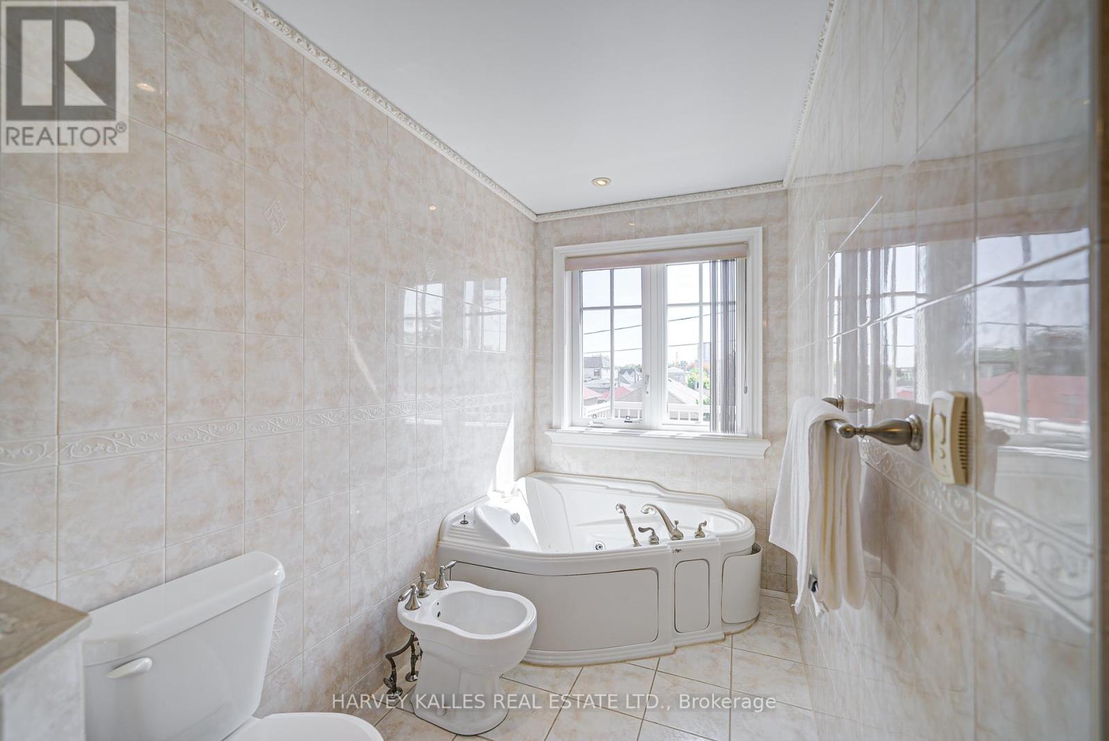 1006 Briar Hill Avenue, Toronto (briar Hill-belgravia), Ontario