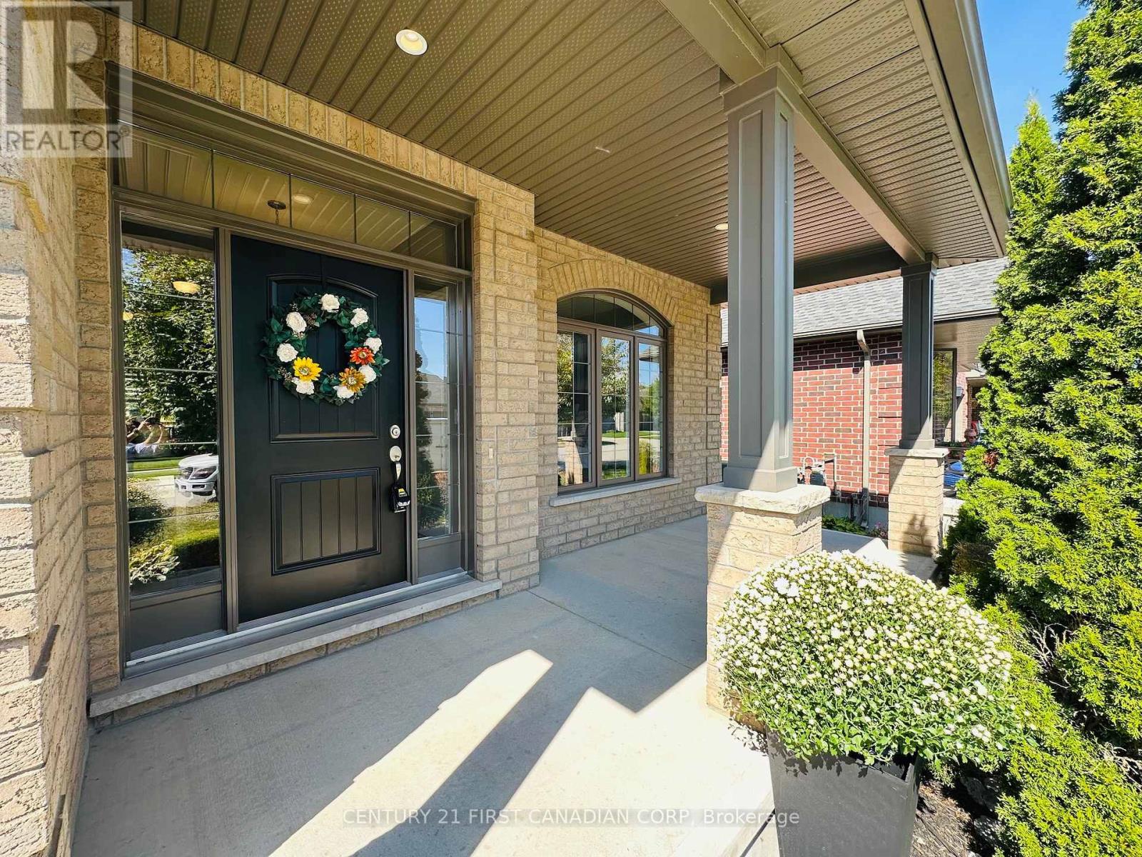 696 Bennett Crescent, Strathroy-caradoc (mount Brydges), Ontario