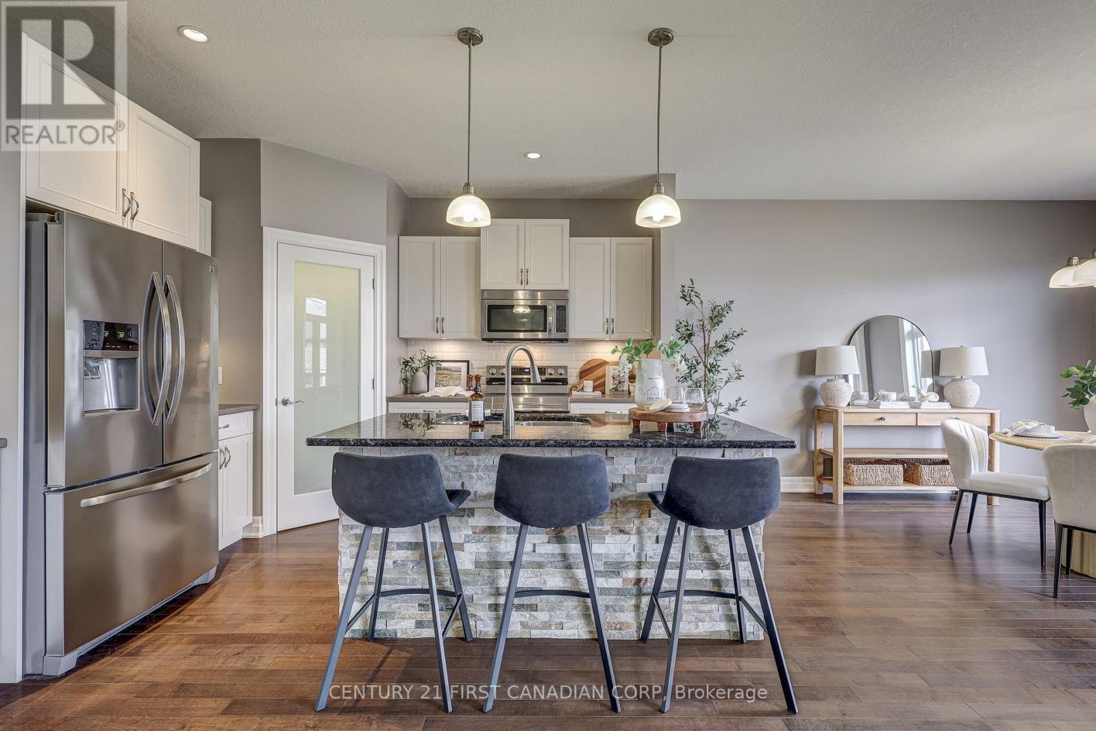 696 Bennett Crescent, Strathroy-caradoc (mount Brydges), Ontario