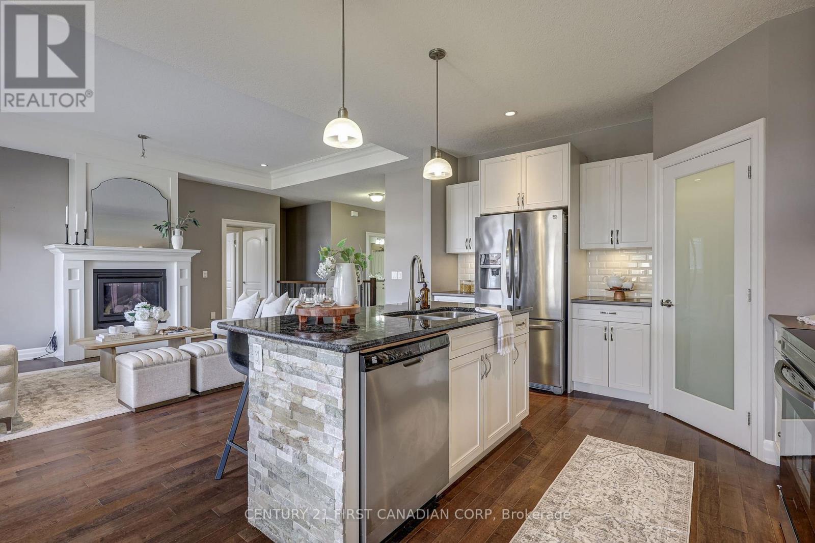 696 Bennett Crescent, Strathroy-caradoc (mount Brydges), Ontario