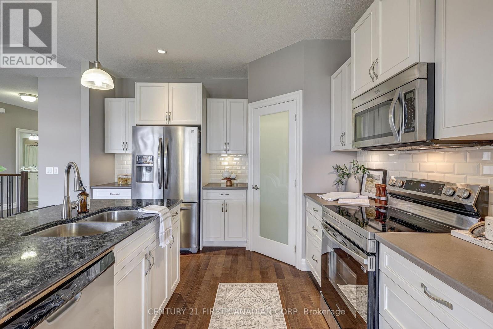 696 Bennett Crescent, Strathroy-caradoc (mount Brydges), Ontario