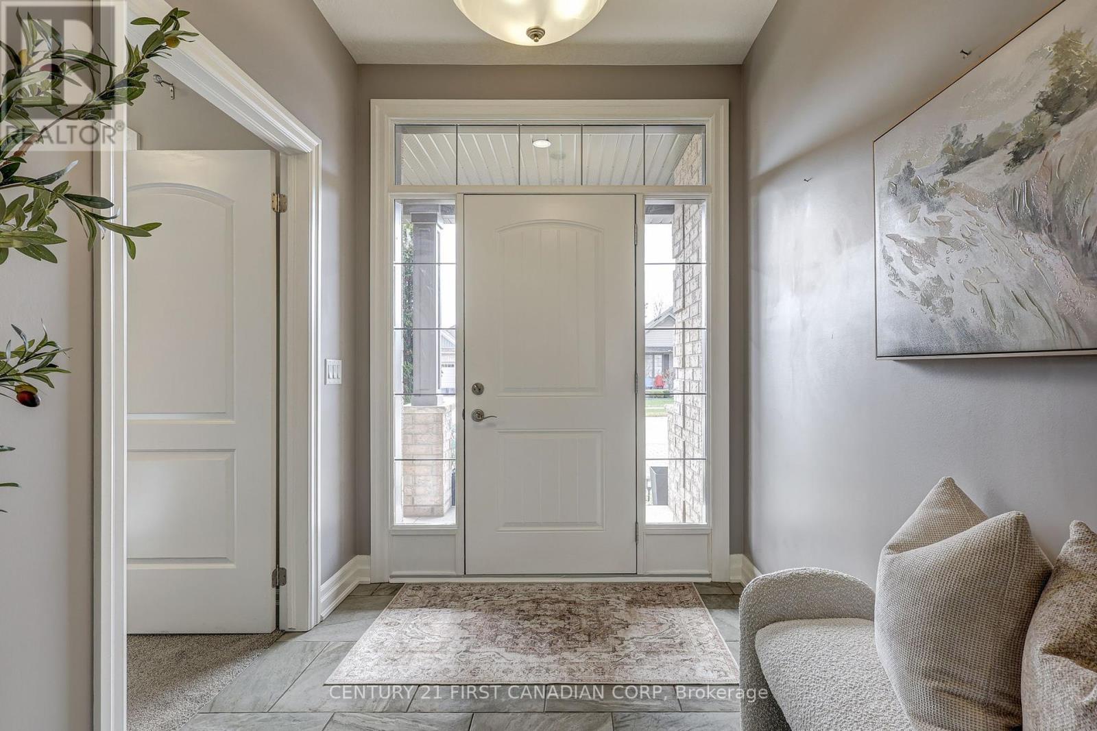 696 Bennett Crescent, Strathroy-caradoc (mount Brydges), Ontario