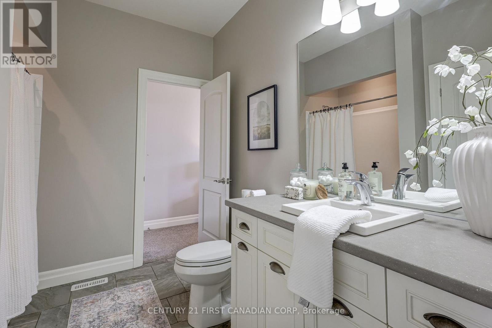 696 Bennett Crescent, Strathroy-caradoc (mount Brydges), Ontario