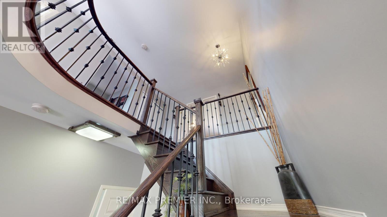 2307 Pilgrim Square, Oshawa (windfields), Ontario