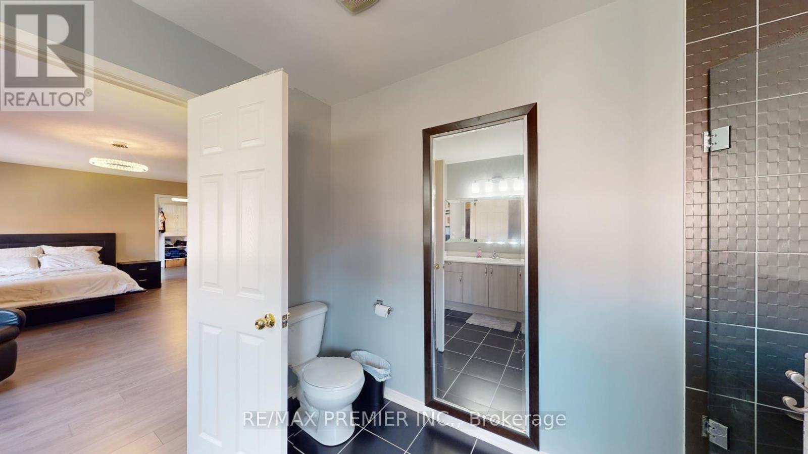 2307 Pilgrim Square, Oshawa (windfields), Ontario