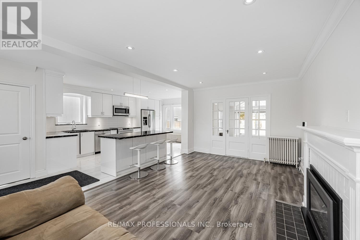 228 The Kingsway, Toronto (edenbridge-humber Valley), Ontario