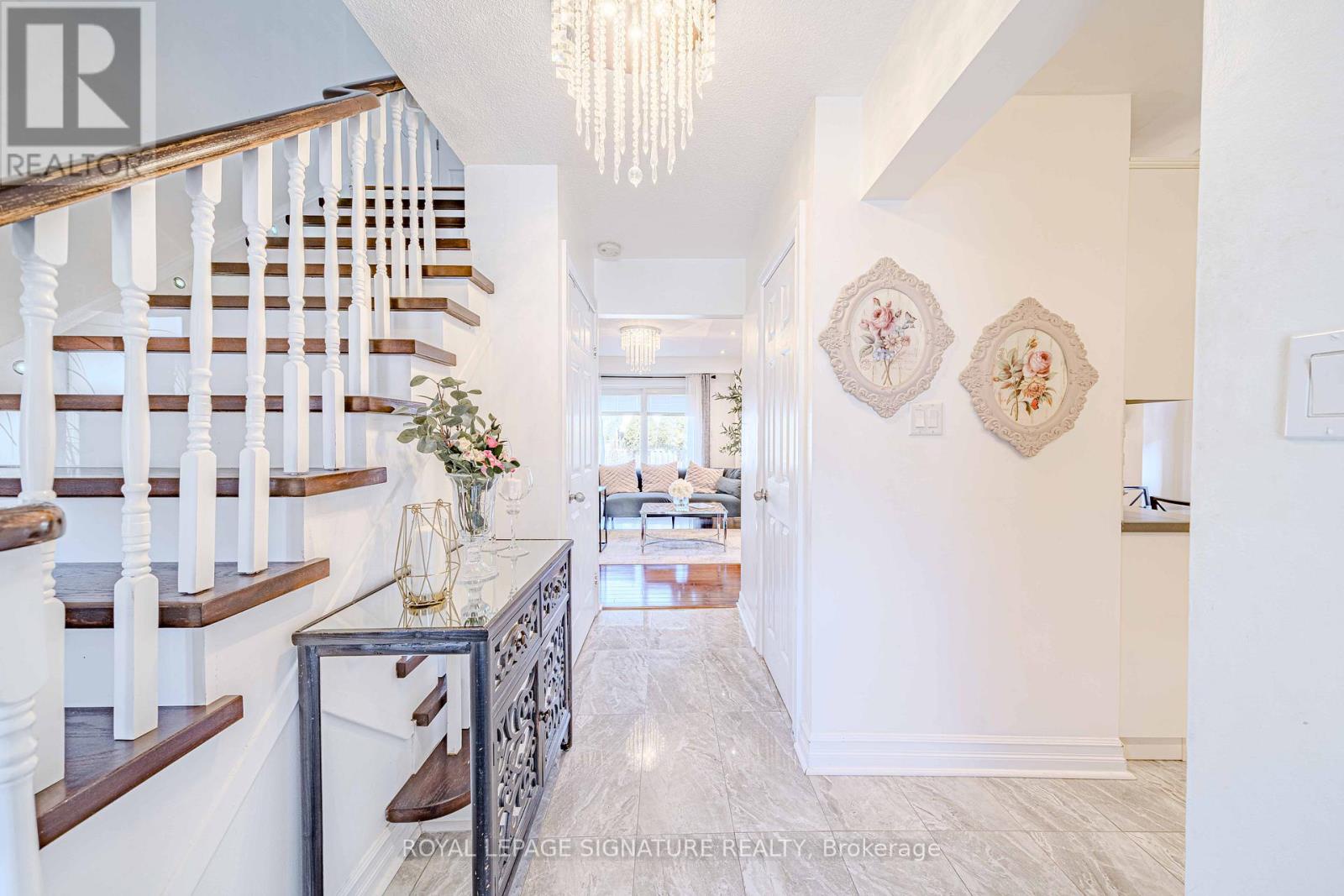 2 Summertime Court, Brampton (heart Lake West), Ontario