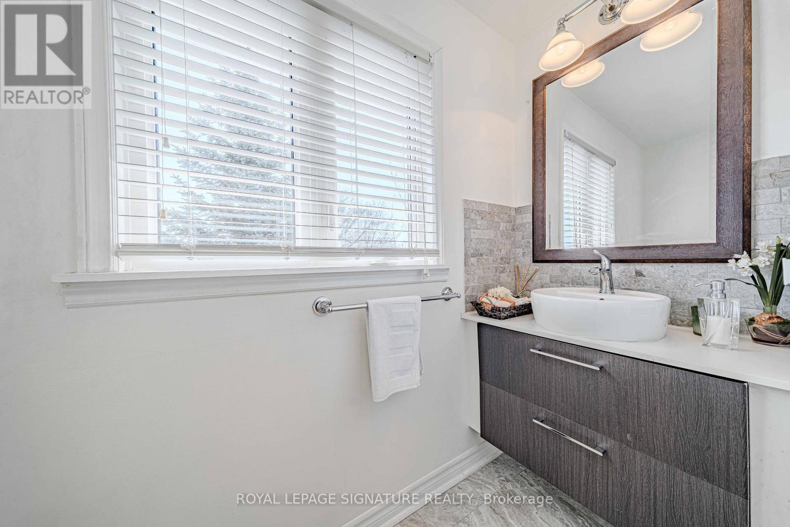 2 Summertime Court, Brampton (heart Lake West), Ontario