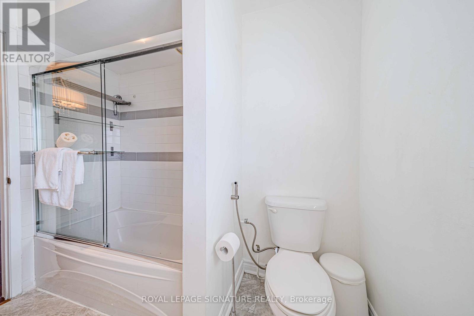 2 Summertime Court, Brampton (heart Lake West), Ontario