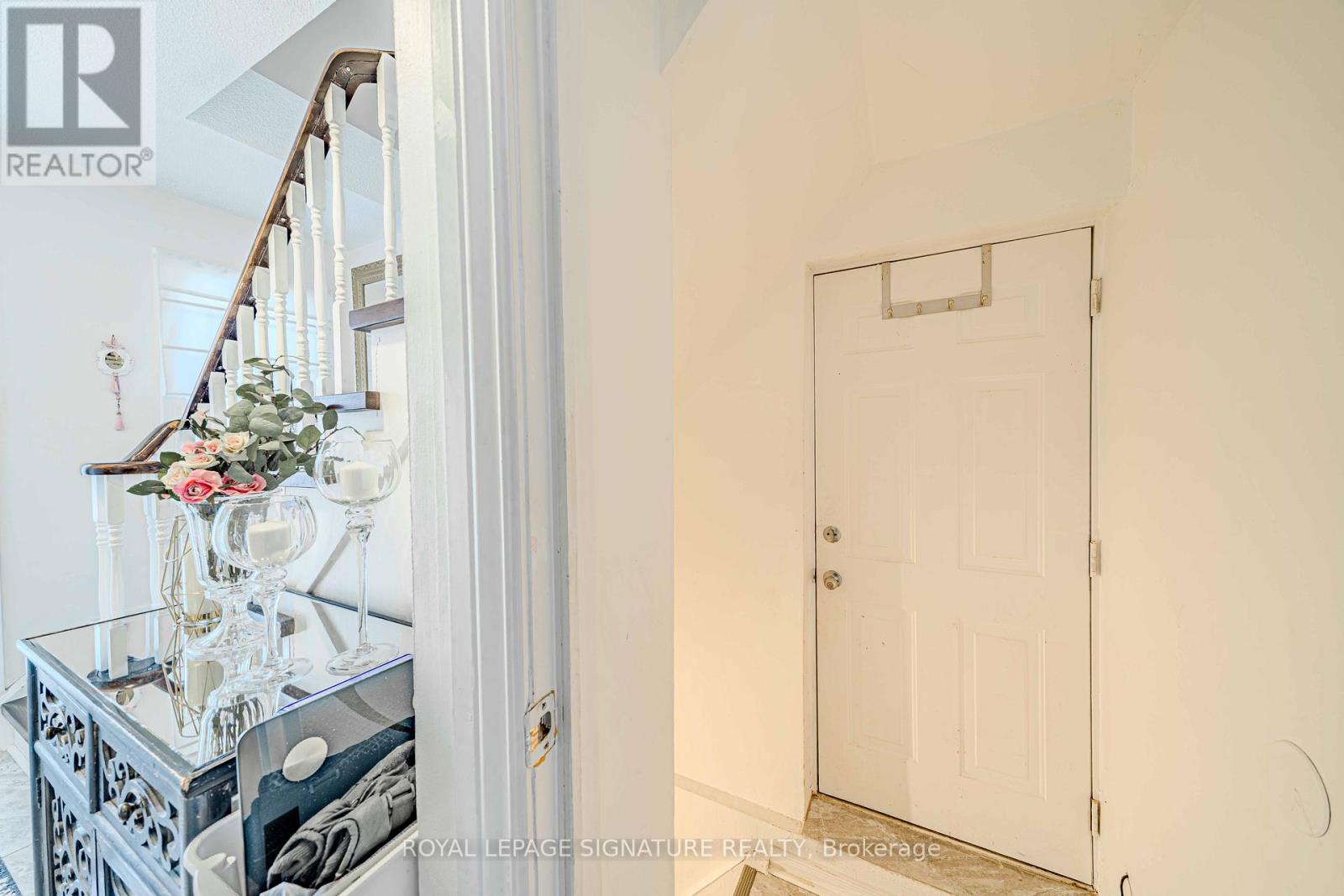 2 Summertime Court, Brampton (heart Lake West), Ontario