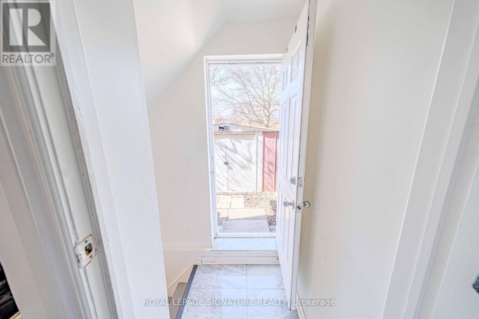 2 Summertime Court, Brampton (heart Lake West), Ontario