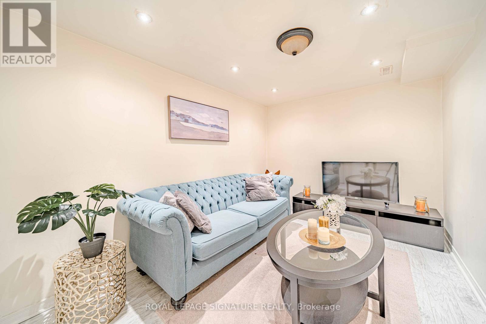 2 Summertime Court, Brampton (heart Lake West), Ontario