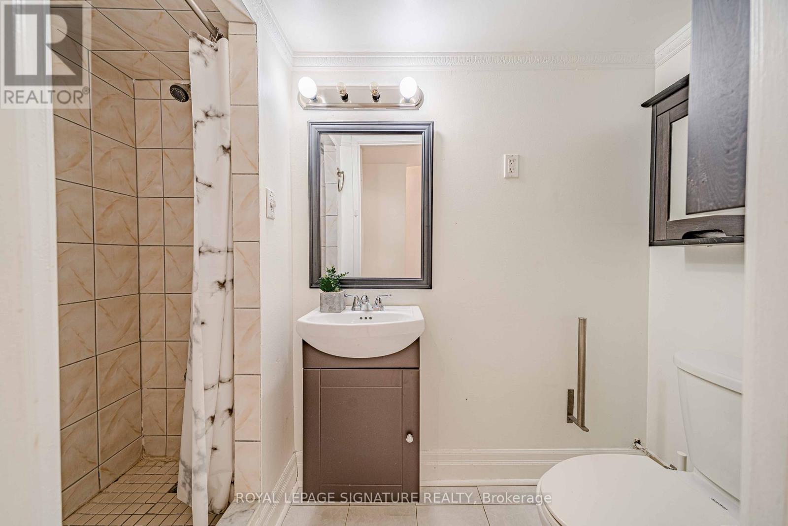 2 Summertime Court, Brampton (heart Lake West), Ontario