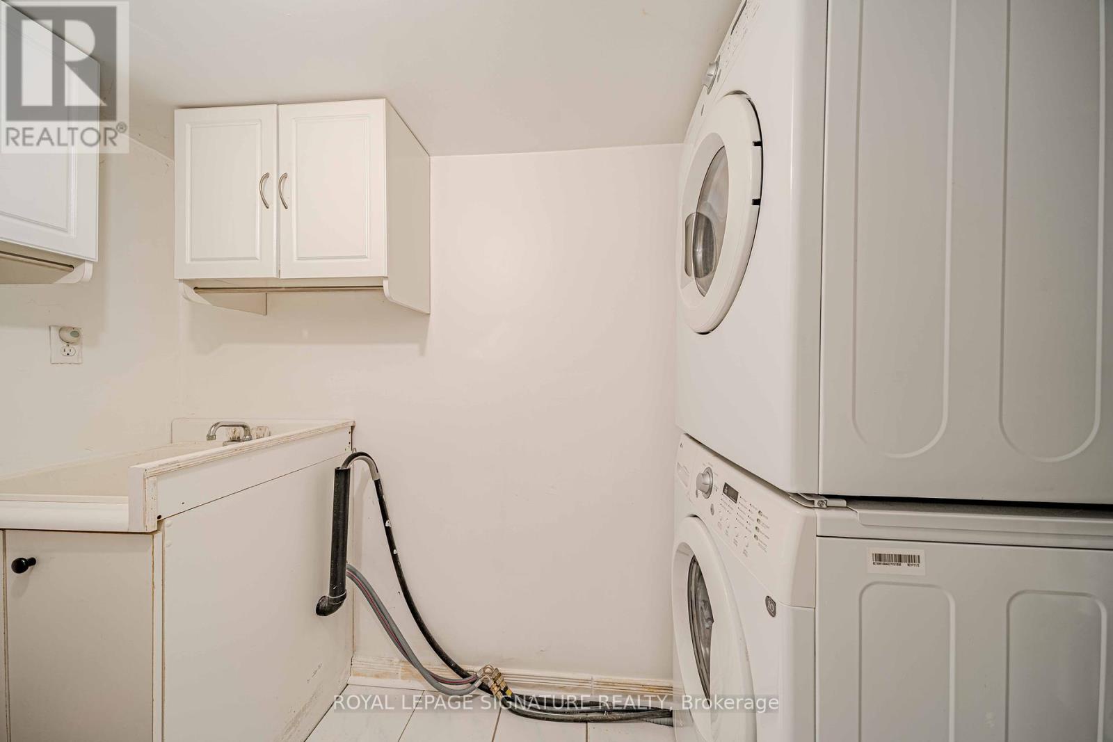 2 Summertime Court, Brampton (heart Lake West), Ontario