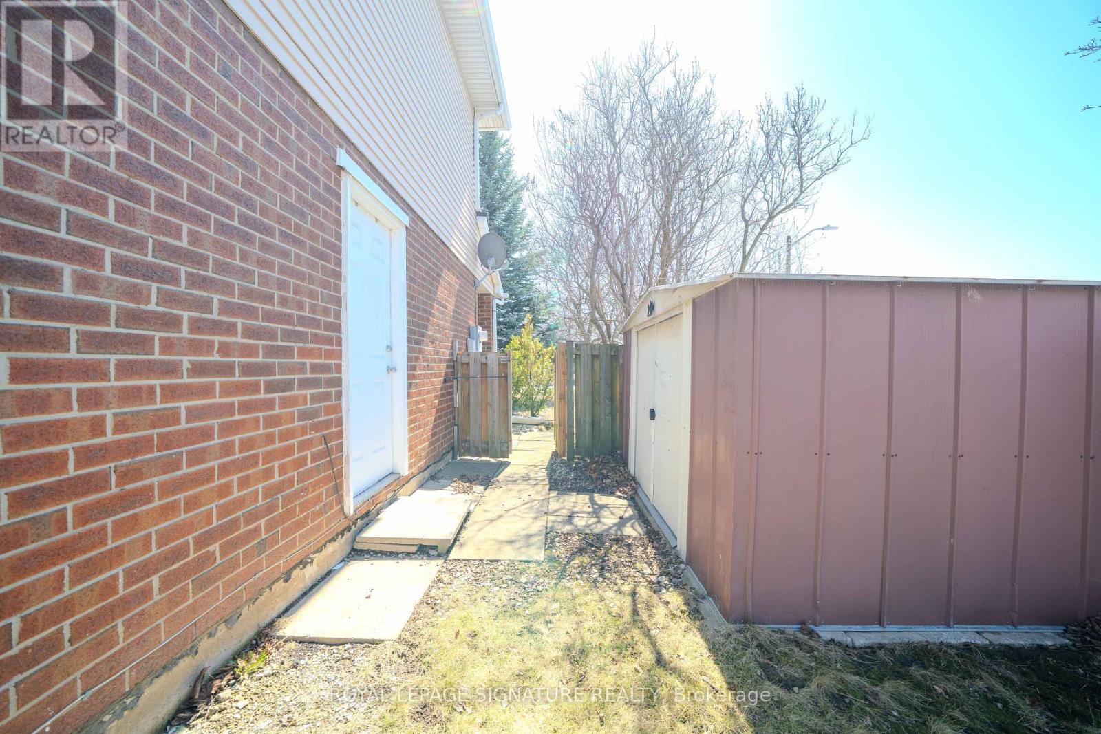 2 Summertime Court, Brampton (heart Lake West), Ontario