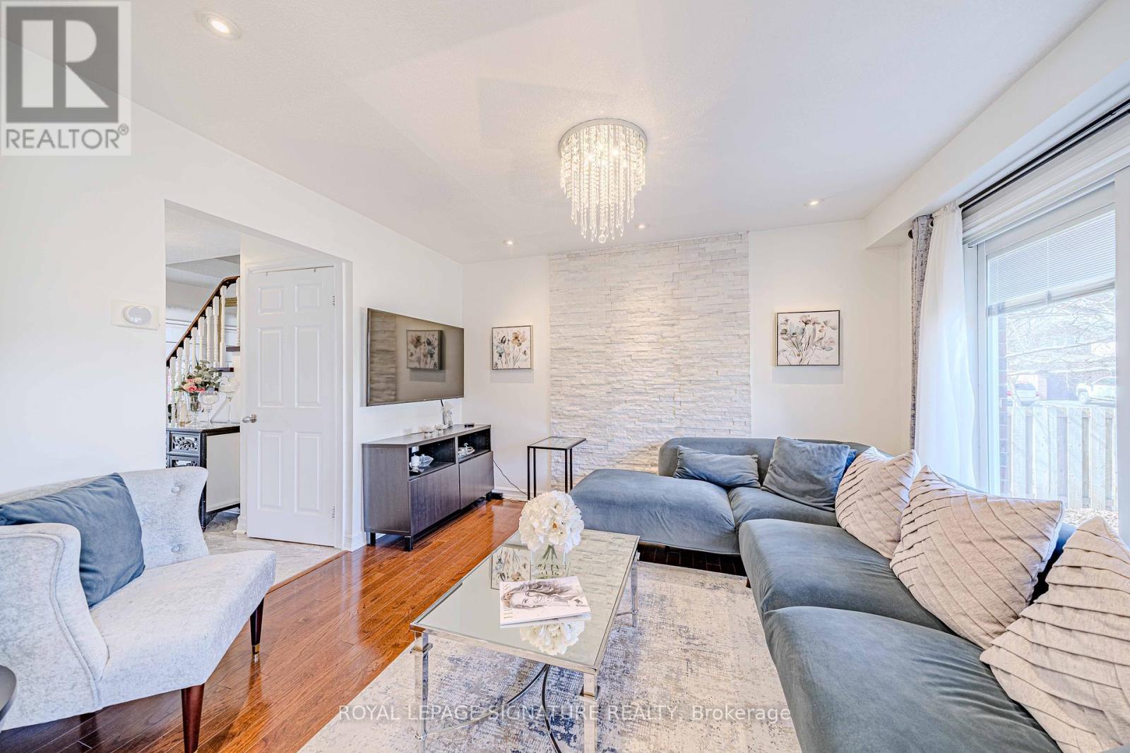 2 Summertime Court, Brampton (heart Lake West), Ontario