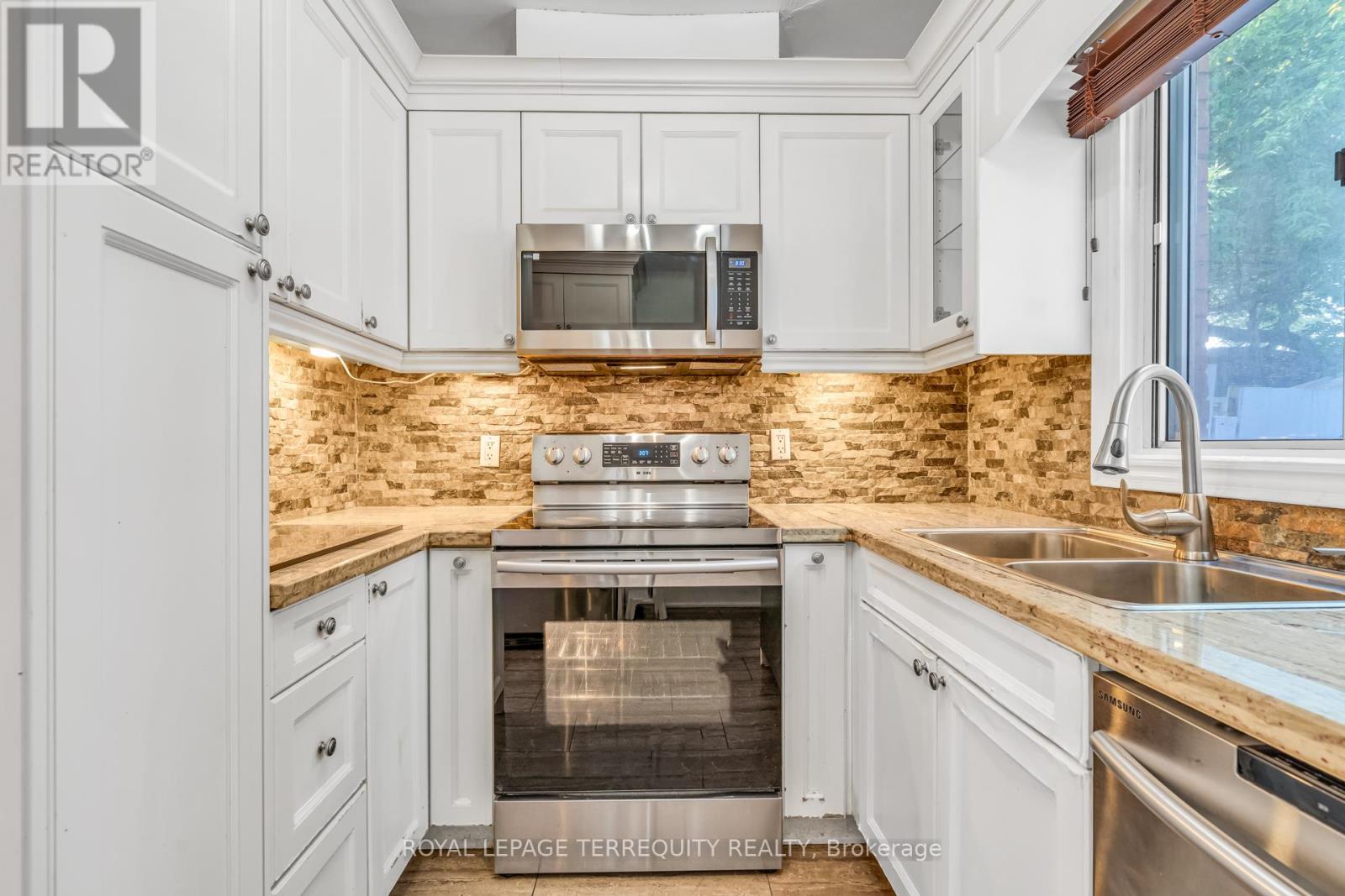 78 Lawrence Avenue W, Toronto (lawrence Park North), Ontario