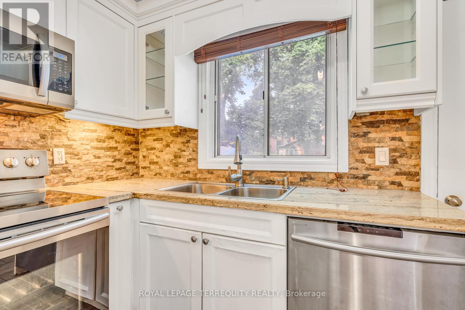 78 Lawrence Avenue W, Toronto (lawrence Park North), Ontario