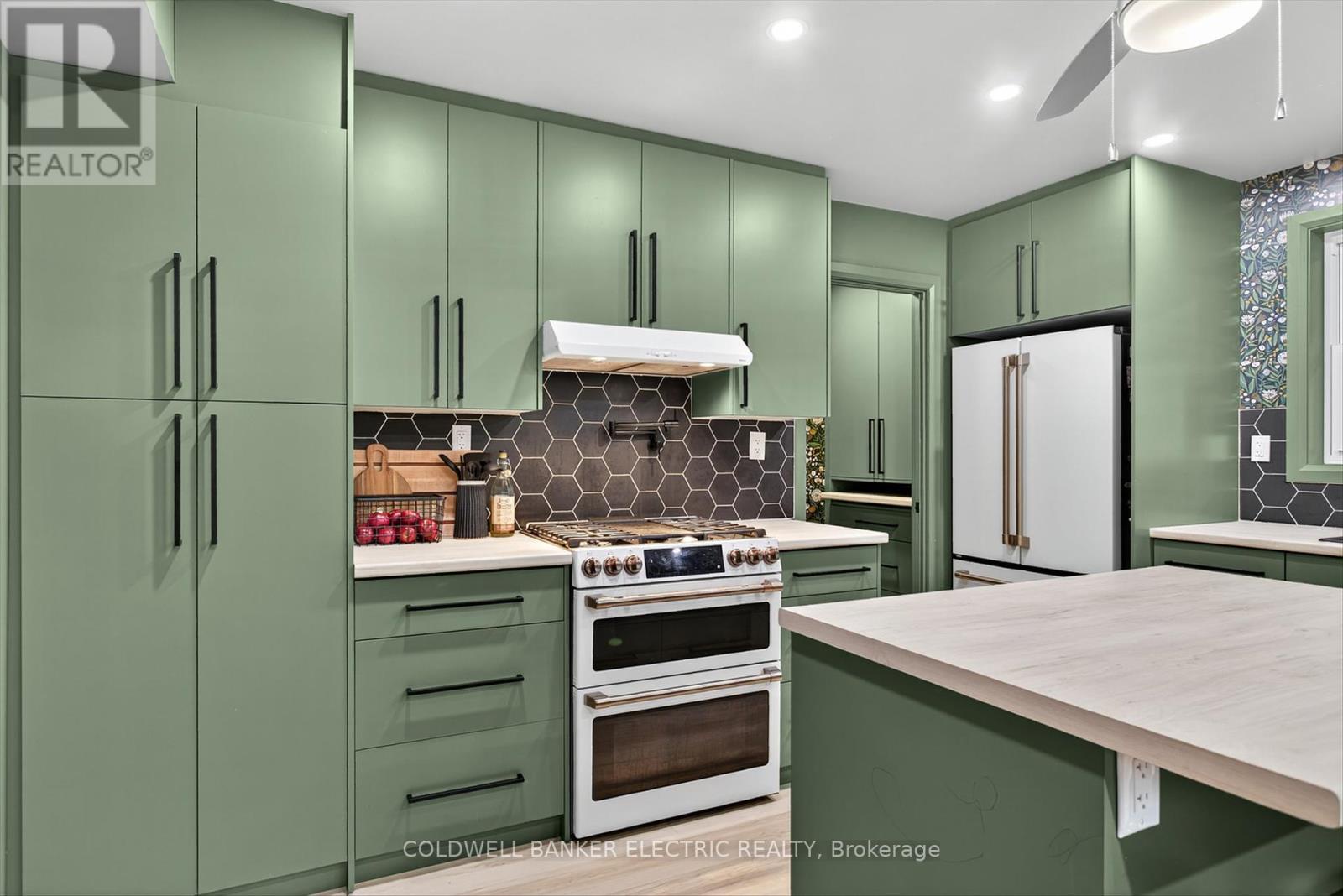 220 Rogers Street, Peterborough (ashburnham Ward 4), Ontario