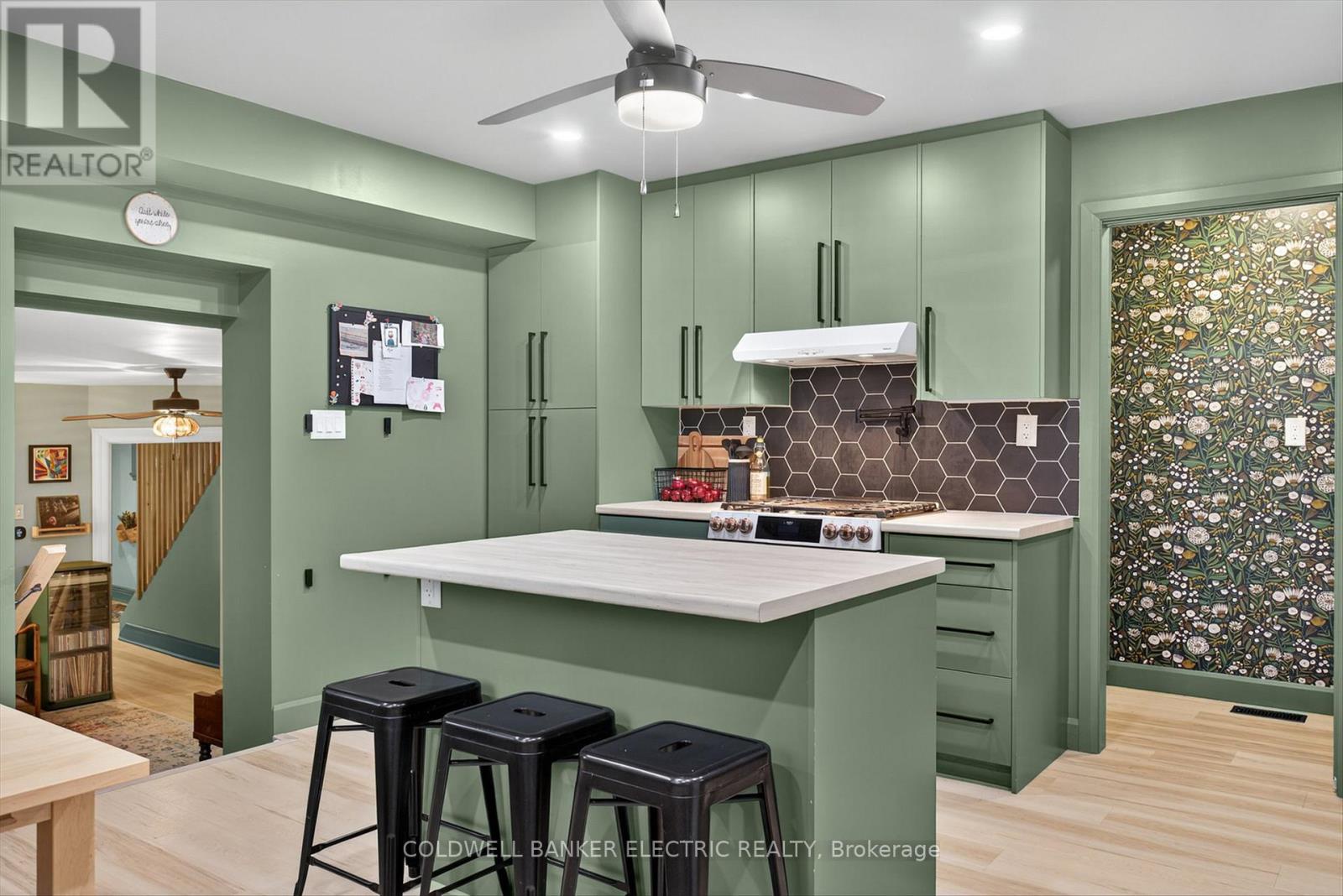 220 Rogers Street, Peterborough (ashburnham Ward 4), Ontario