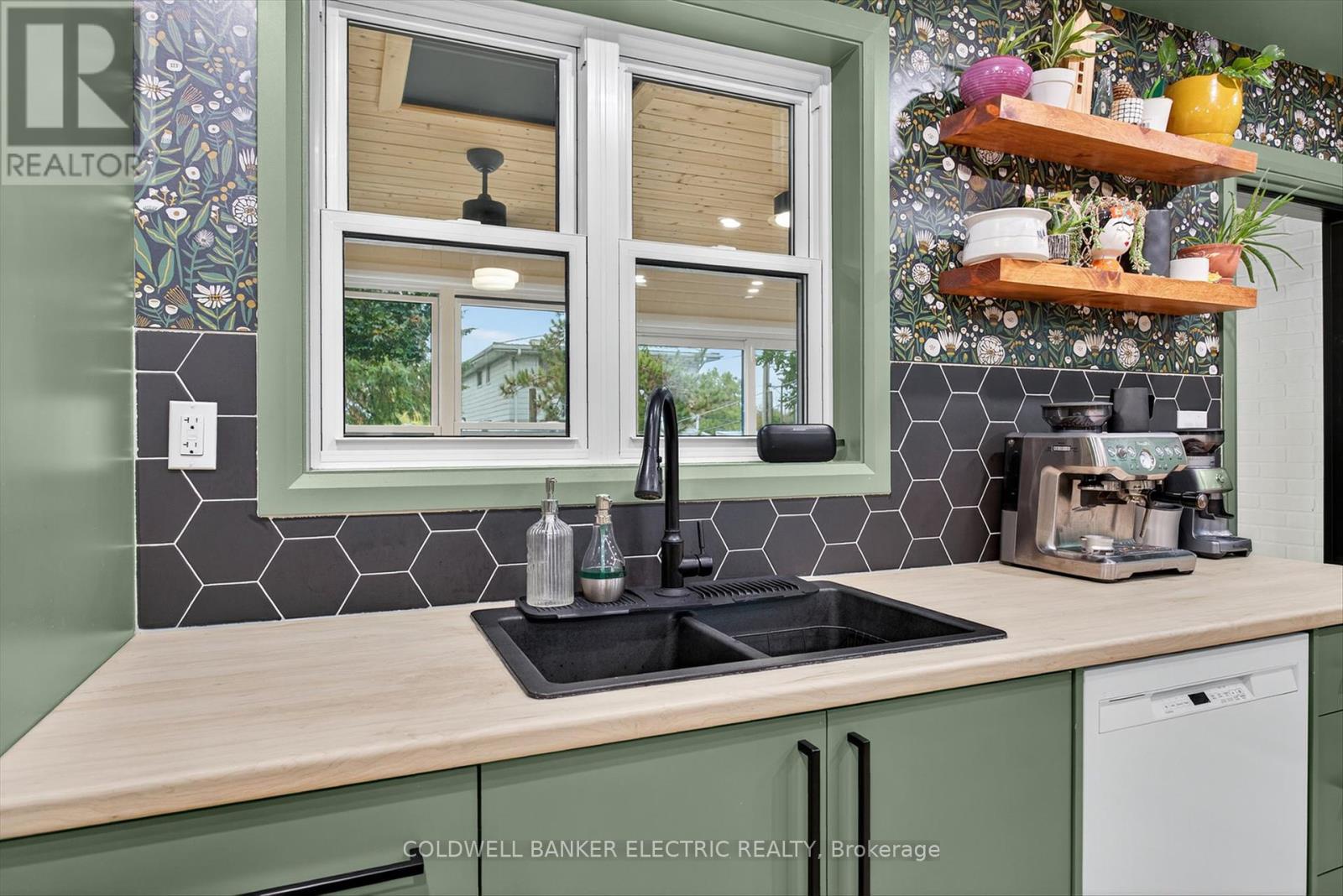 220 Rogers Street, Peterborough (ashburnham Ward 4), Ontario