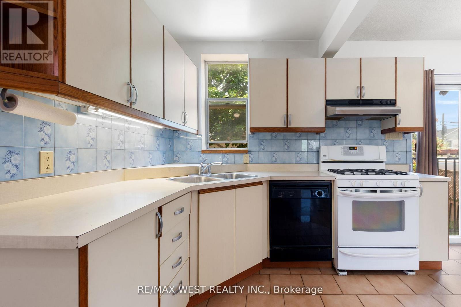 2317 Weston Road, Toronto (weston), Ontario