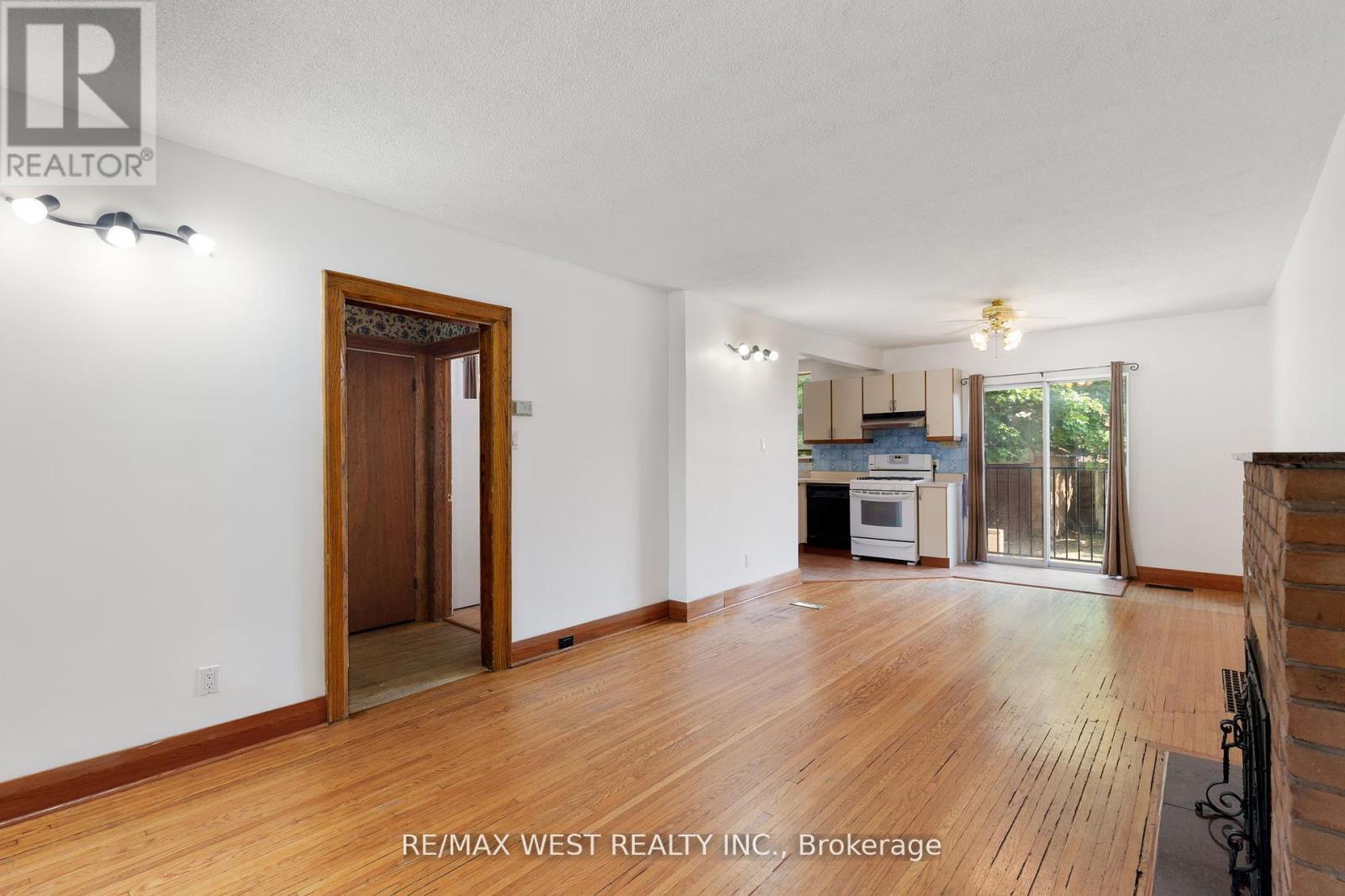 2317 Weston Road, Toronto (weston), Ontario