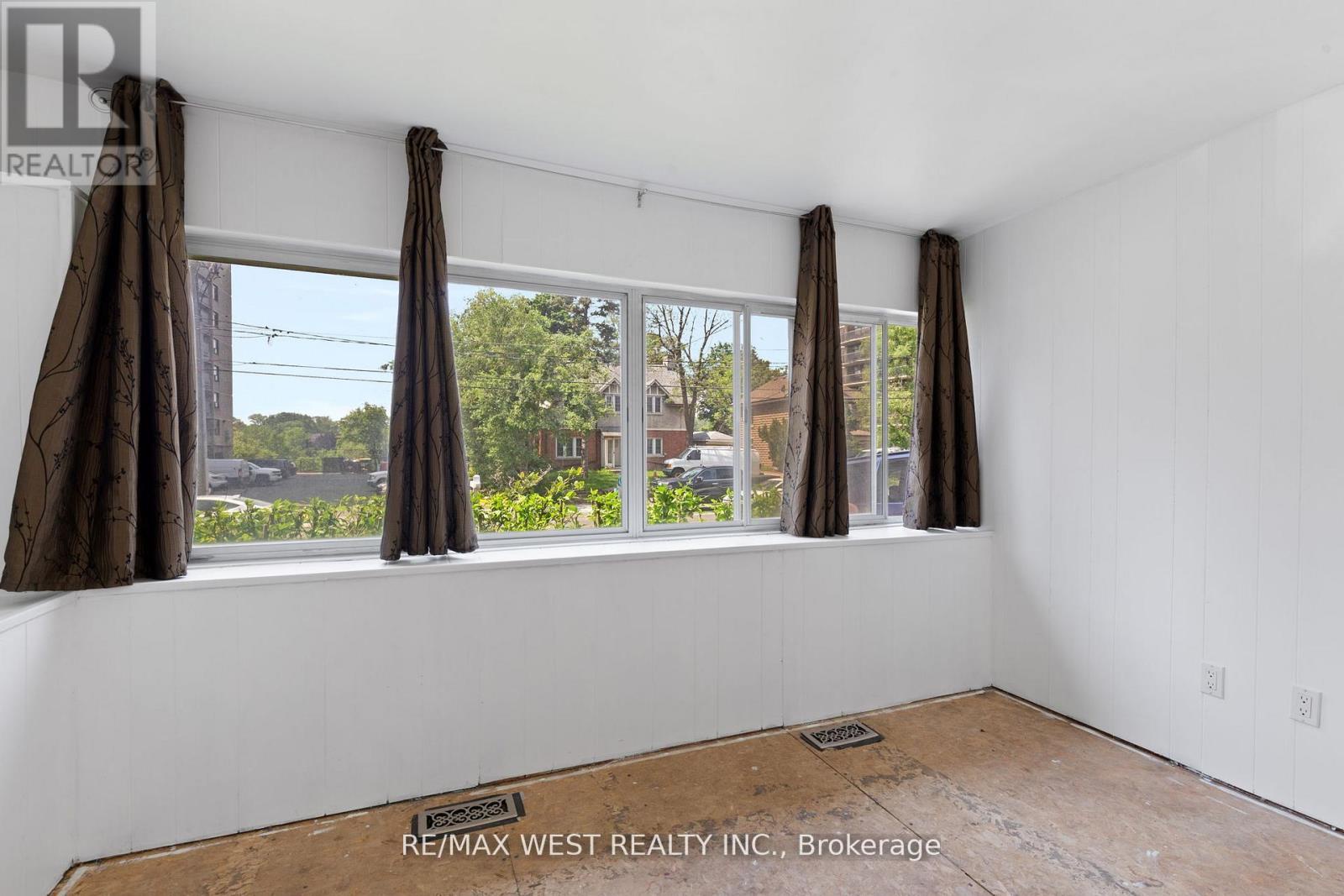 2317 Weston Road, Toronto (weston), Ontario