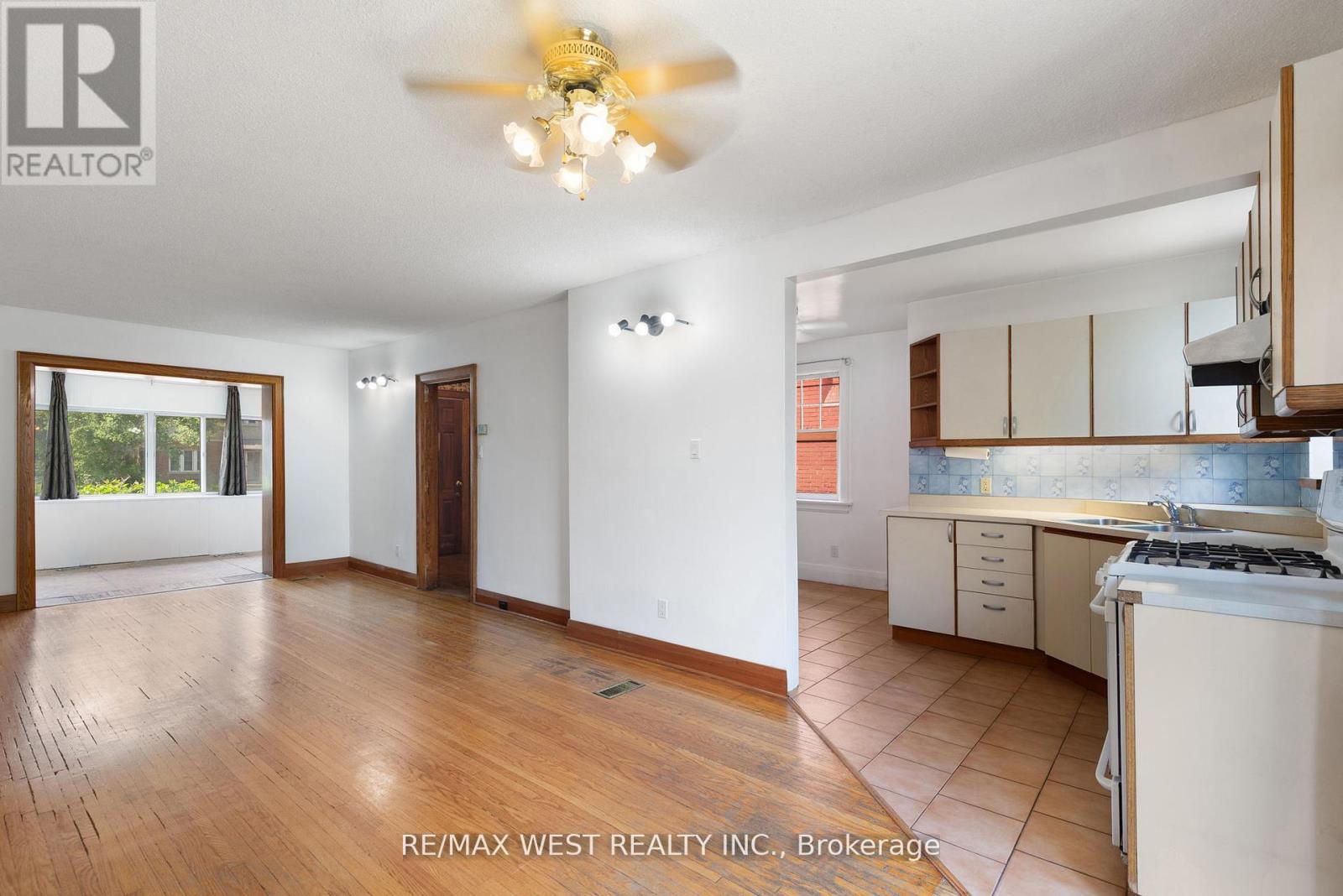 2317 Weston Road, Toronto (weston), Ontario