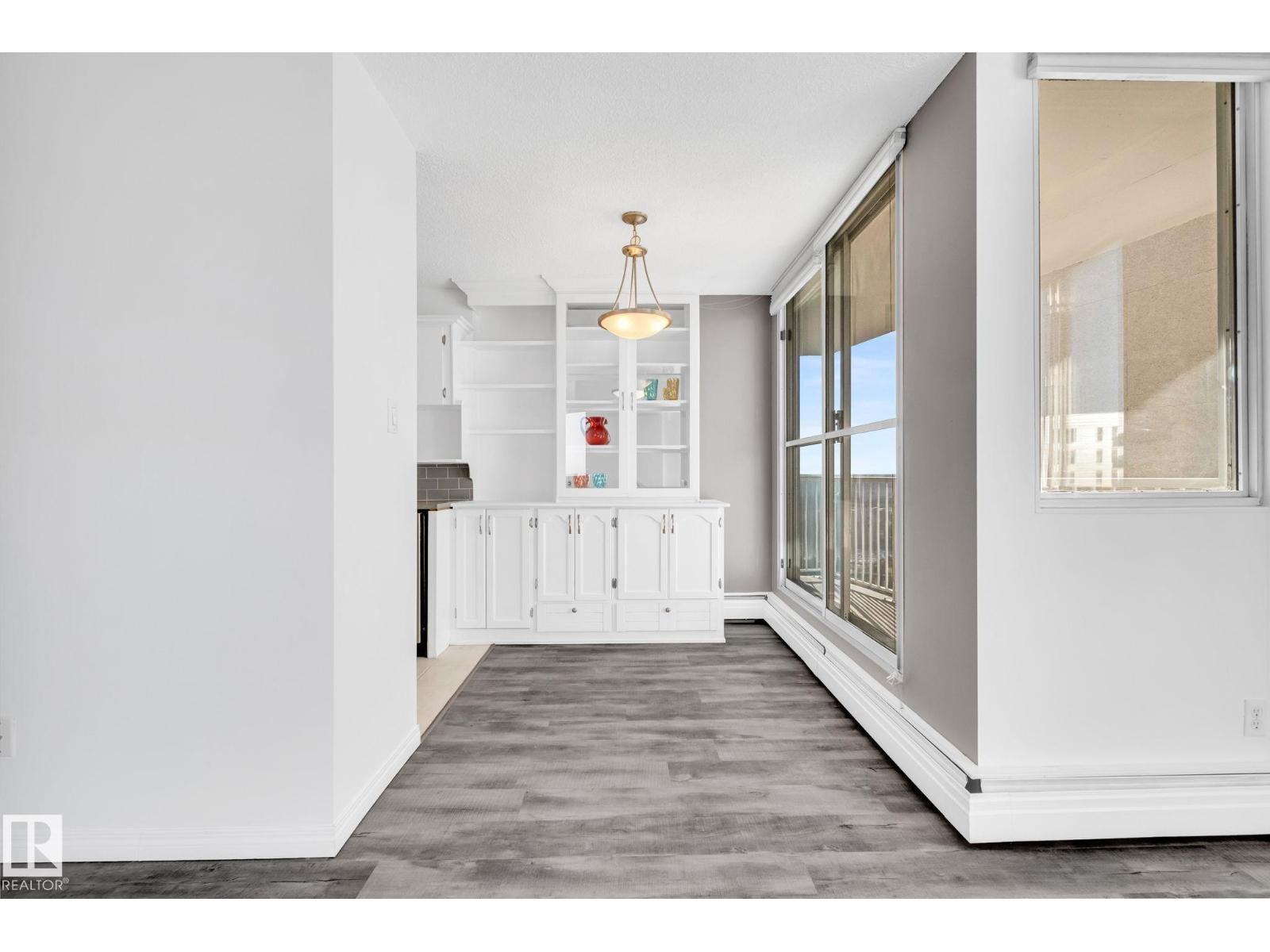 #1401 12121 Jasper Av Nw Nw, Edmonton, Alberta