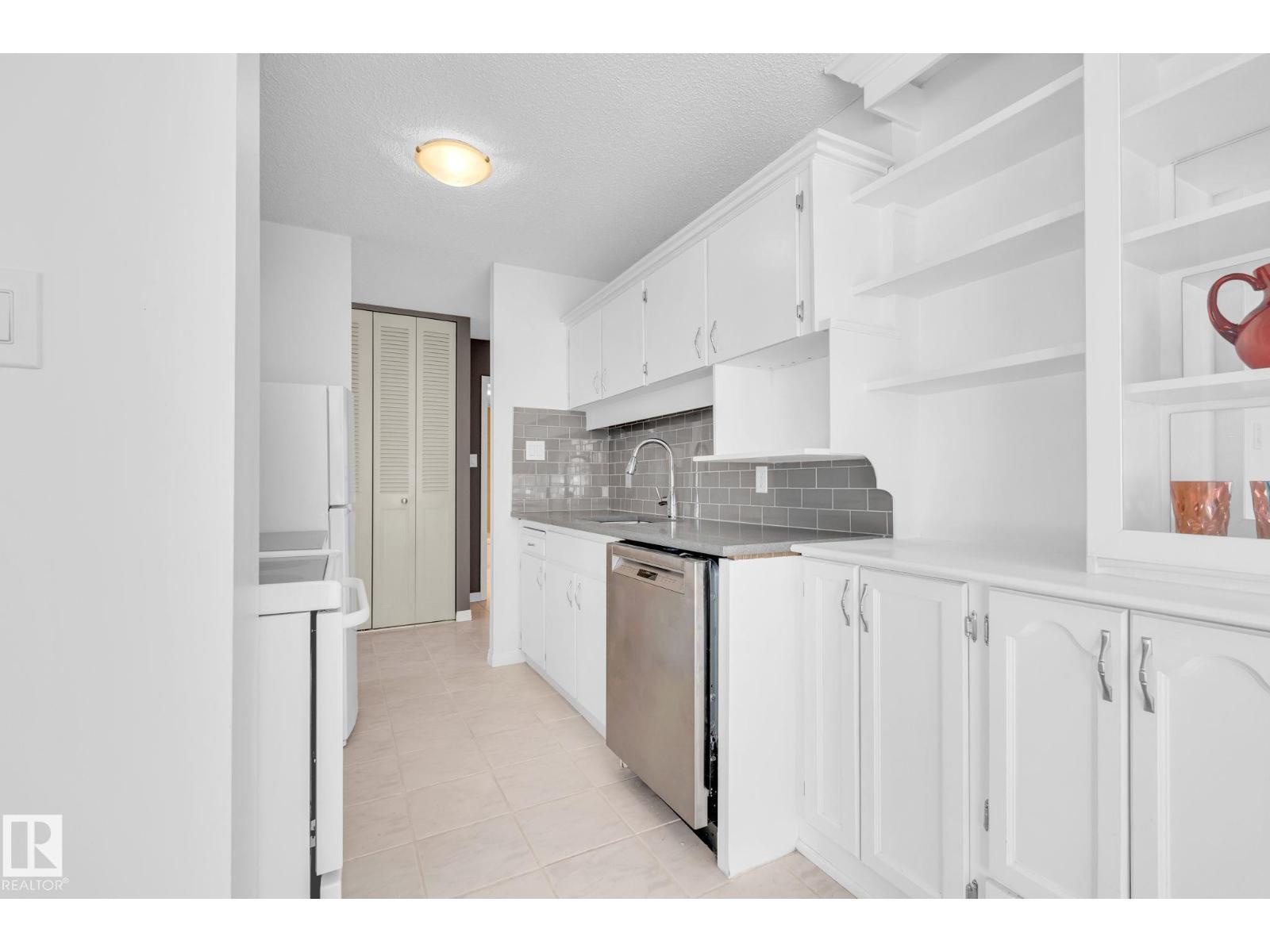 #1401 12121 Jasper Av Nw Nw, Edmonton, Alberta