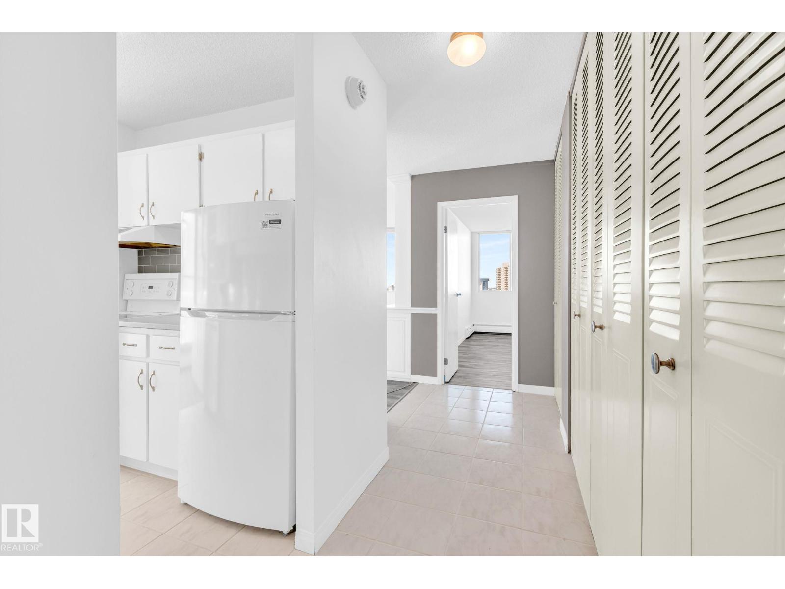 #1401 12121 Jasper Av Nw Nw, Edmonton, Alberta