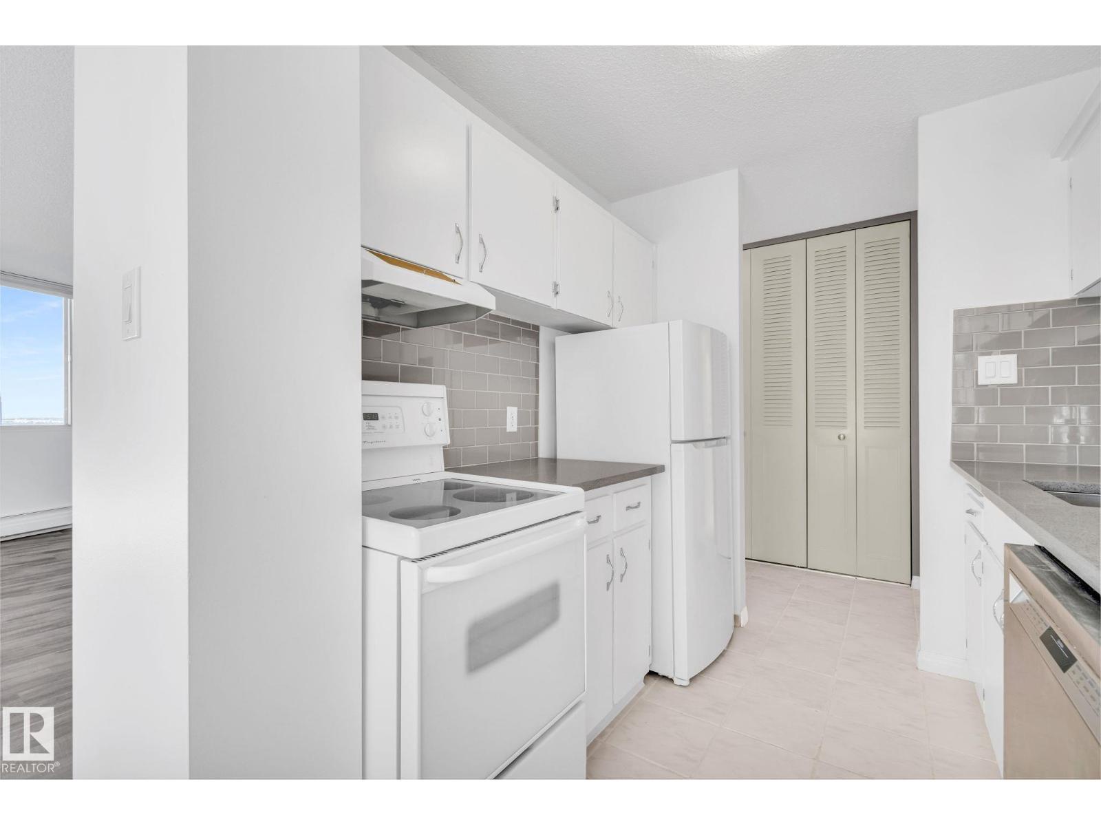 #1401 12121 Jasper Av Nw Nw, Edmonton, Alberta