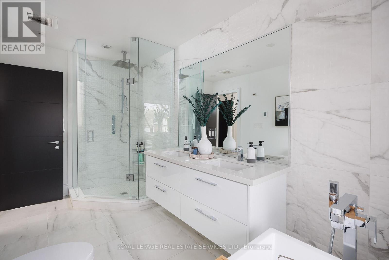 121 Markham Street, Toronto (trinity-bellwoods), Ontario