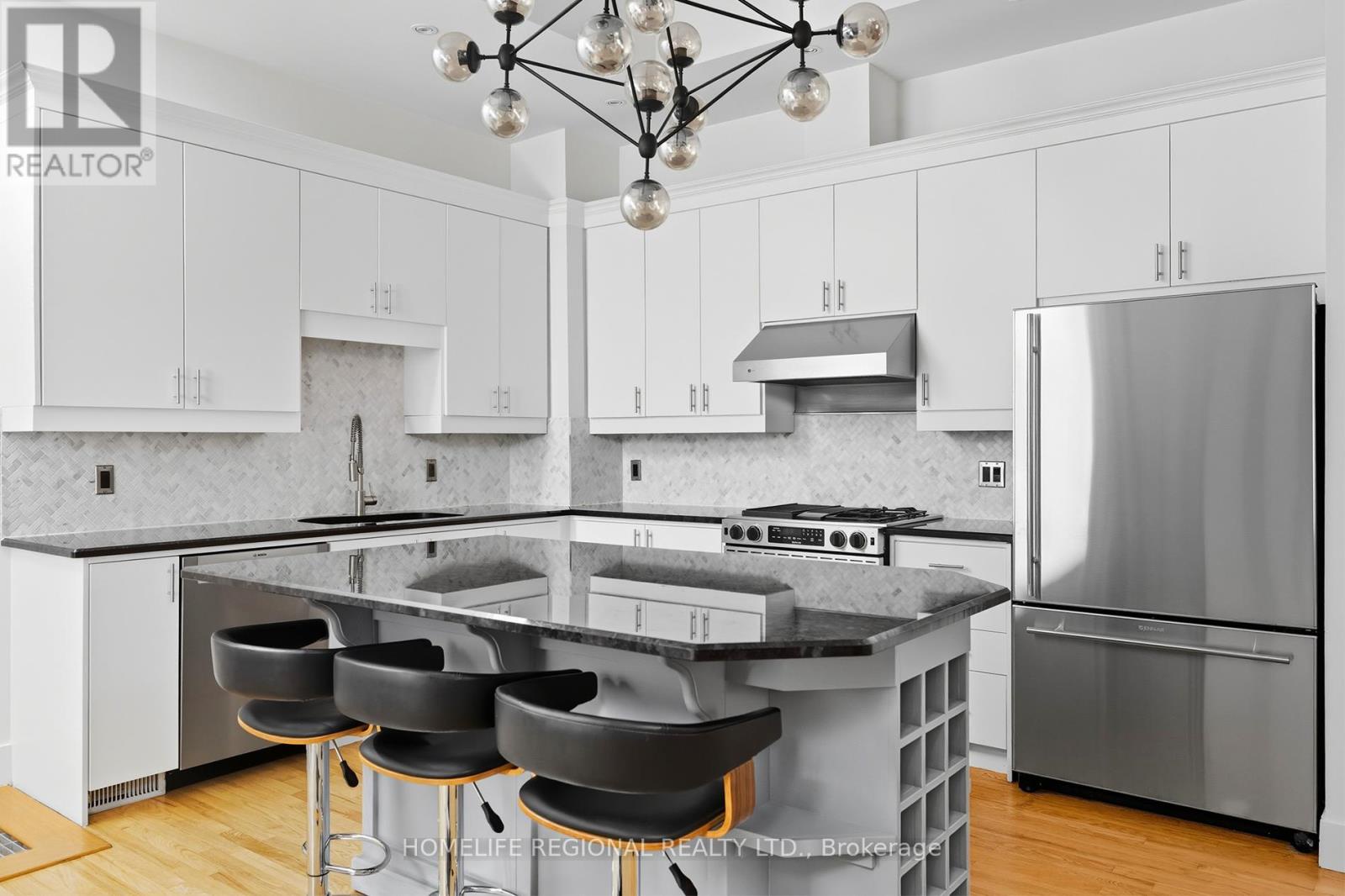 6 - 62 Claremont Street, Toronto (trinity-bellwoods), Ontario