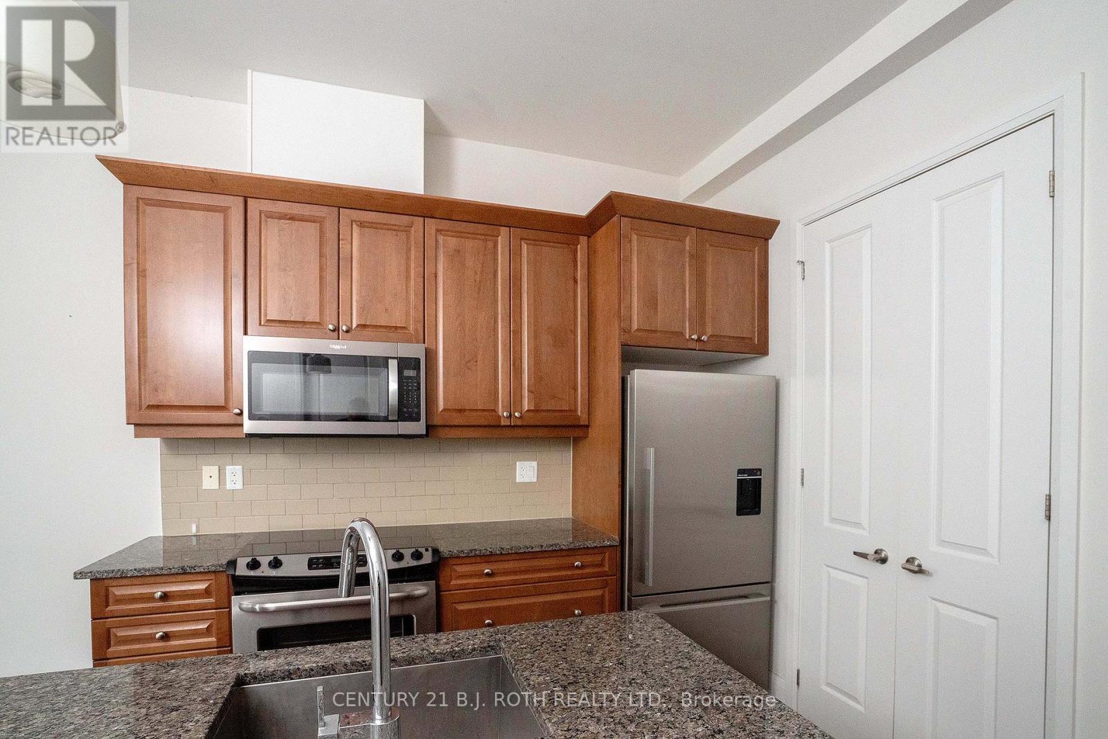 313 - 15277 Yonge Street S, Aurora (aurora Village), Ontario