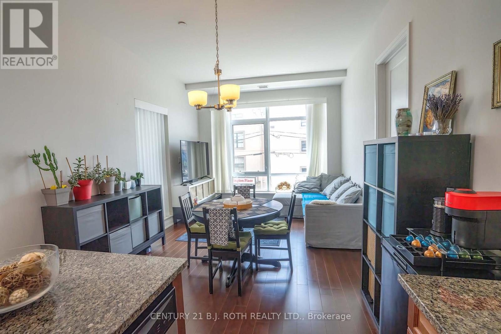 313 - 15277 Yonge Street S, Aurora (aurora Village), Ontario