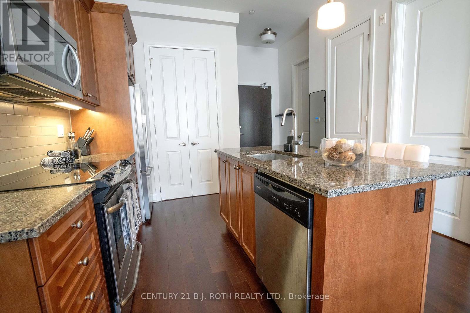 313 - 15277 Yonge Street S, Aurora (aurora Village), Ontario