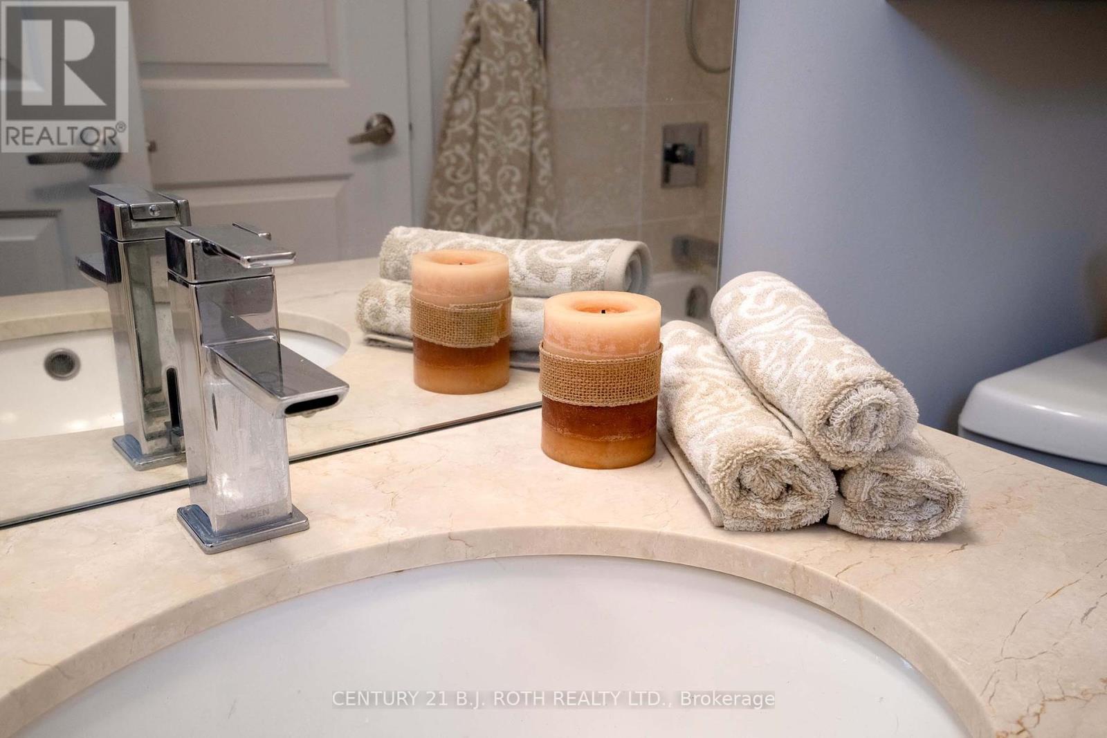 313 - 15277 Yonge Street S, Aurora (aurora Village), Ontario