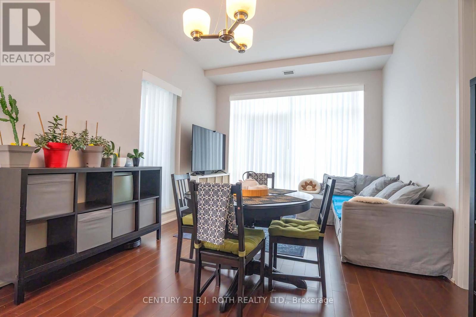 313 - 15277 Yonge Street S, Aurora (aurora Village), Ontario