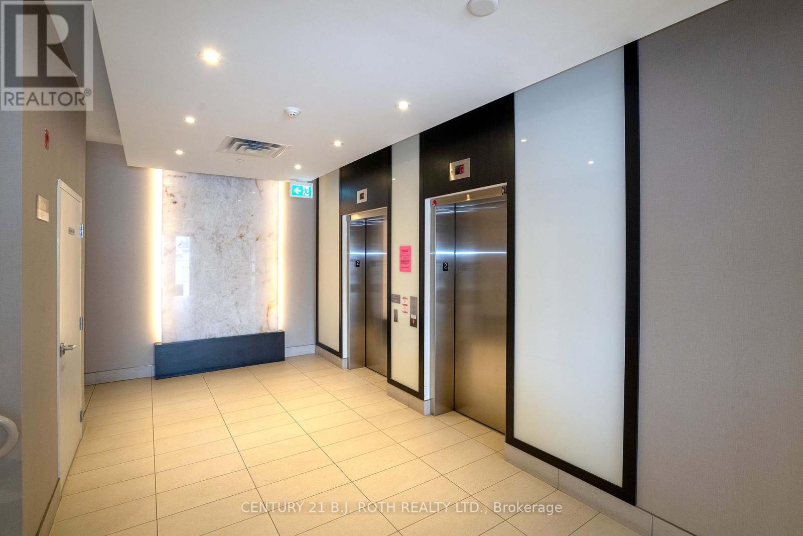 313 - 15277 Yonge Street S, Aurora (aurora Village), Ontario