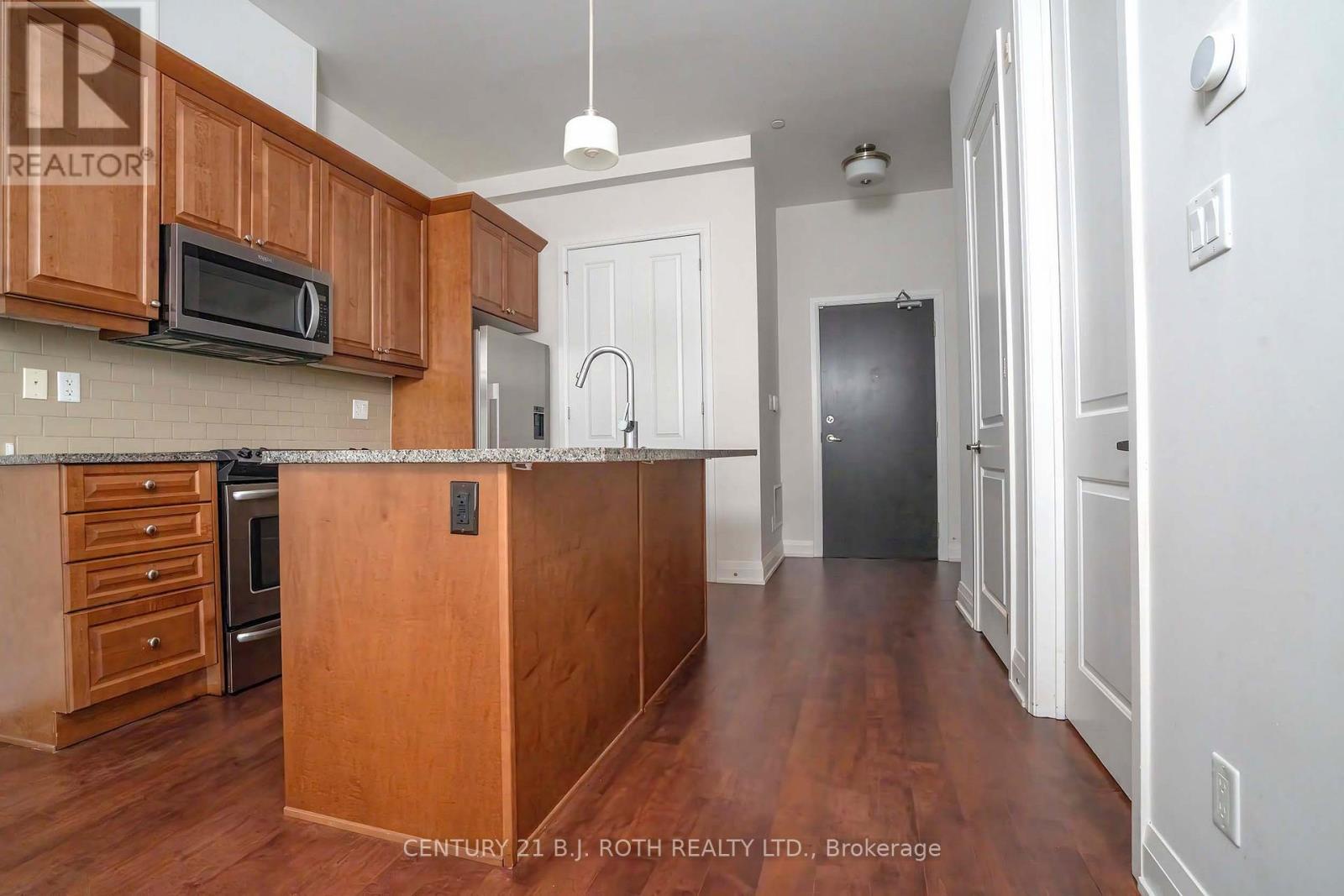 313 - 15277 Yonge Street S, Aurora (aurora Village), Ontario