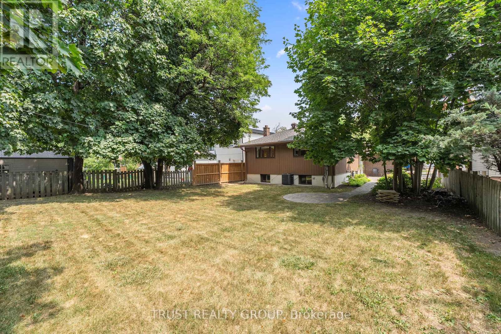 18 Deanecrest Road, Toronto (eringate-centennial-west Deane), Ontario
